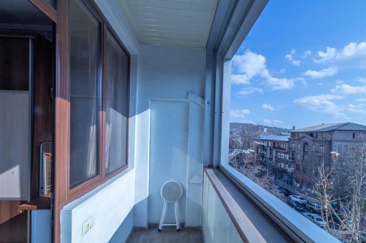 Stay Inn Apartments On 33 Sayat-Nova Avenue Γιερεβάν Εξωτερικό φωτογραφία