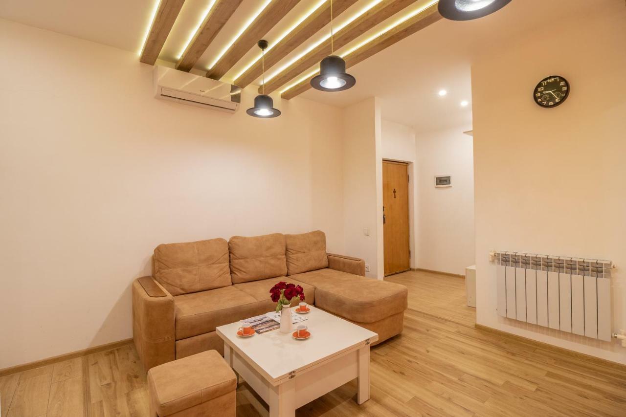 Stay Inn Apartments On 33 Sayat-Nova Avenue Γιερεβάν Εξωτερικό φωτογραφία